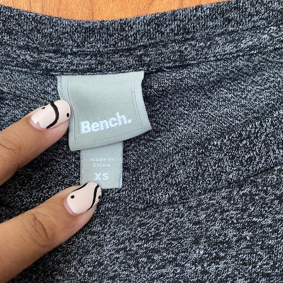 Bench T-shirt - Picture 3 of 3